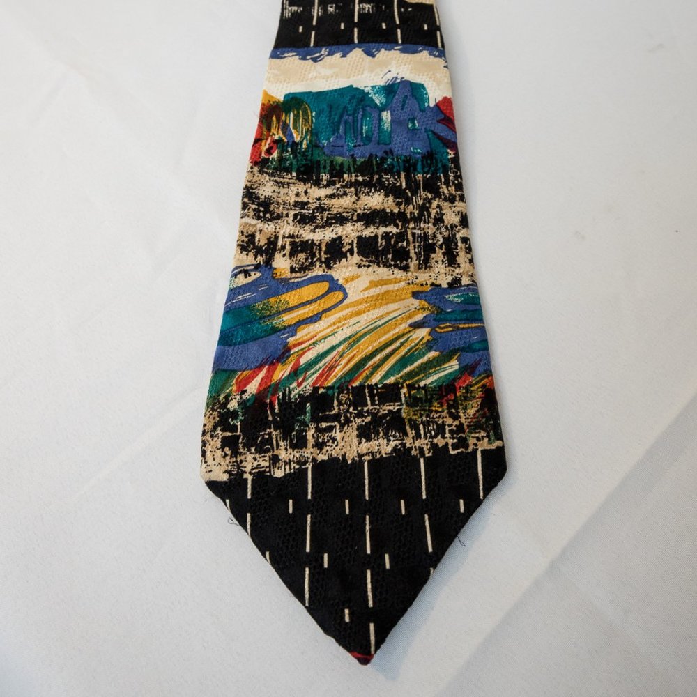 Albert Nipon fine art tie 100% silk 56 x 4